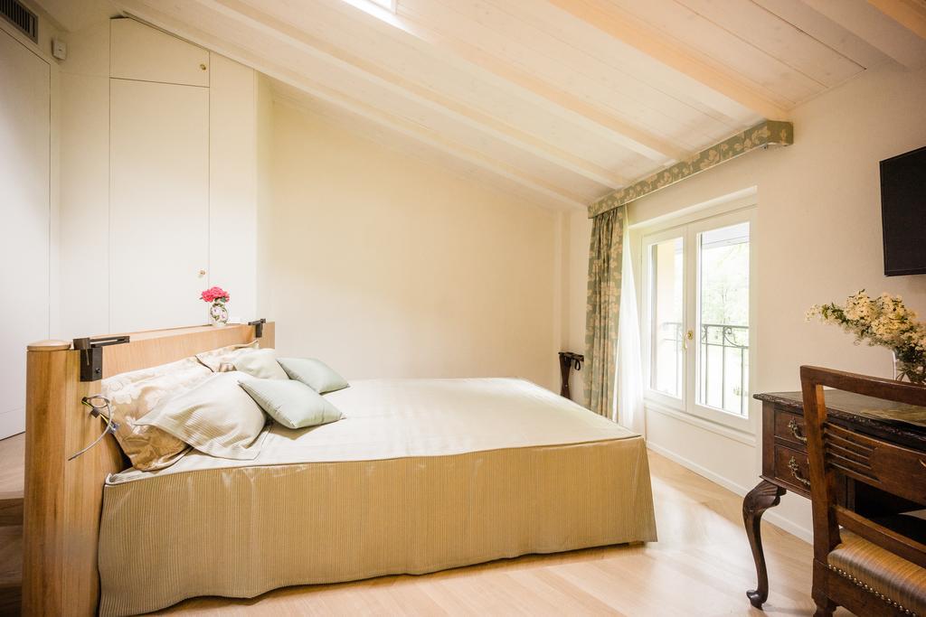 Relais Di Villa Adinolfi Annone di Brianza Habitación foto