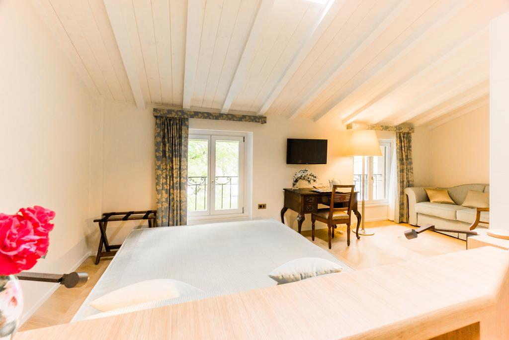 Relais Di Villa Adinolfi Annone di Brianza Habitación foto